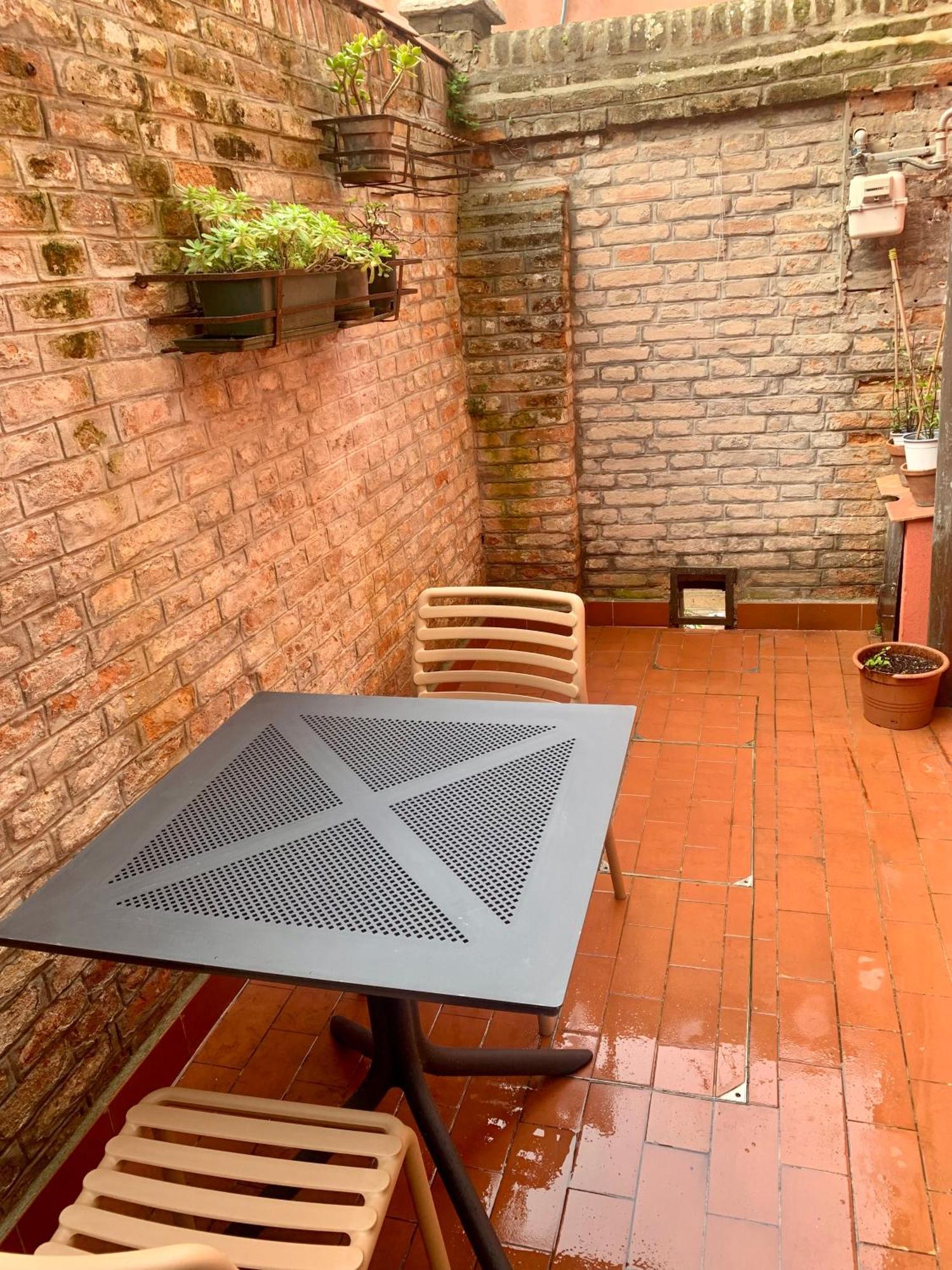 Appartamento Con Cortile Veneza Exterior foto